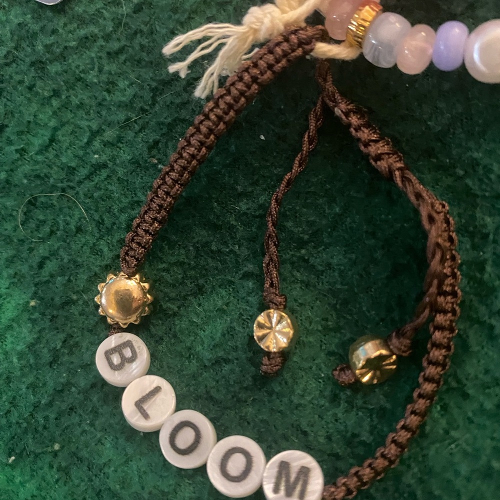 Semi Precious Beaded Bracelet Set of 3 – Bloom, Pink Heart, Pastel Beads NWT - Picture 2 of 4